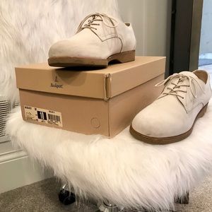 Suede oxford tie shoes